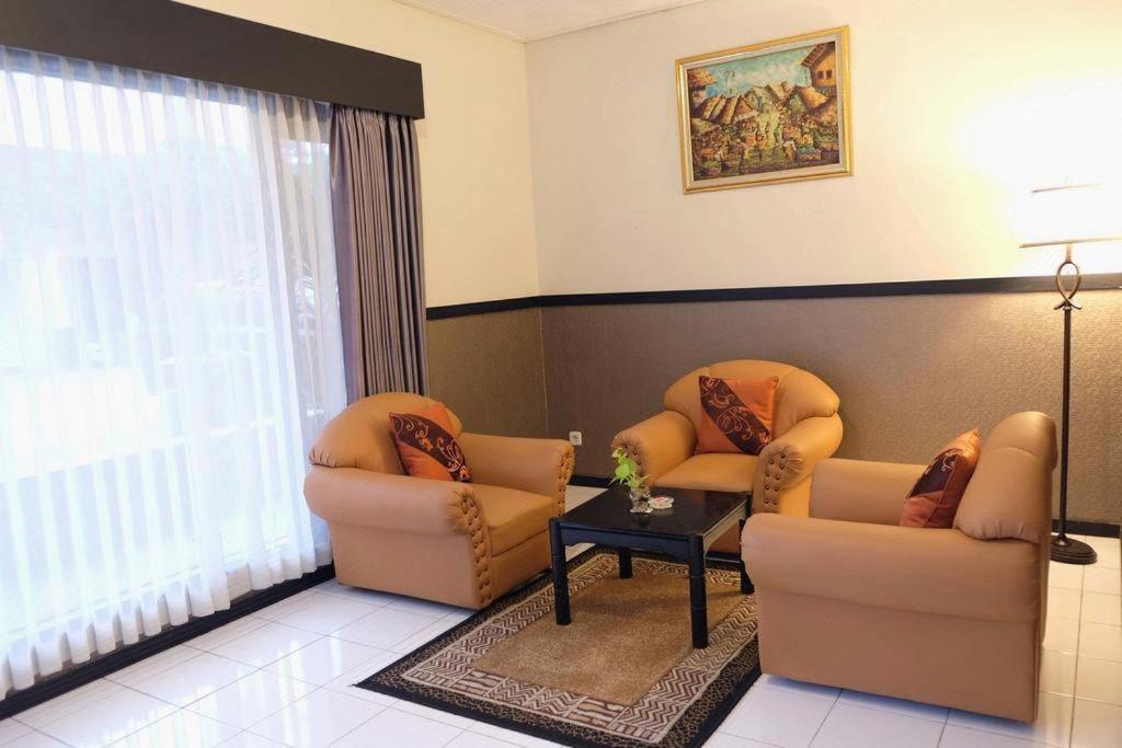 Insumo Palace Hotels & Resorts Kediri  Esterno foto