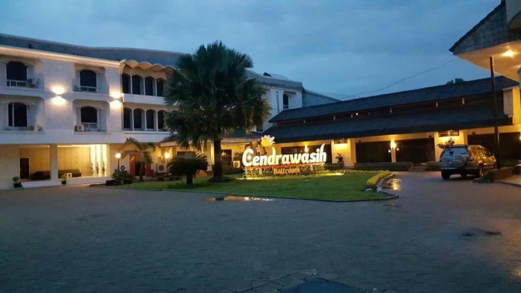Insumo Palace Hotels & Resorts Kediri  Esterno foto
